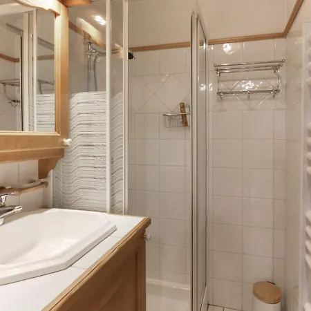 Prarion In Out And Swimming Pool ! Apartment *